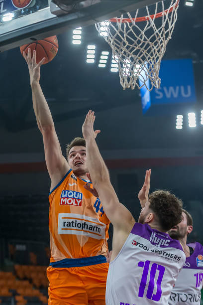 战也充满了 战也充满了