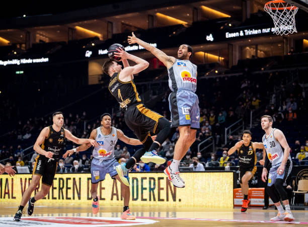 赛中崭露头 赛中崭露头