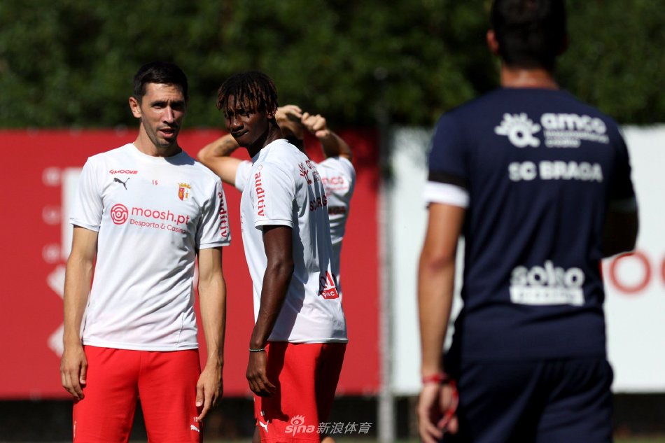 司职中锋 司职中锋